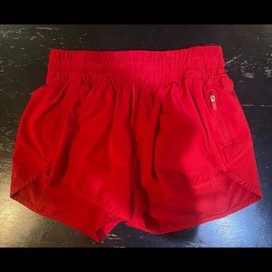 Lululemon Tracker Shorts- Size 6
